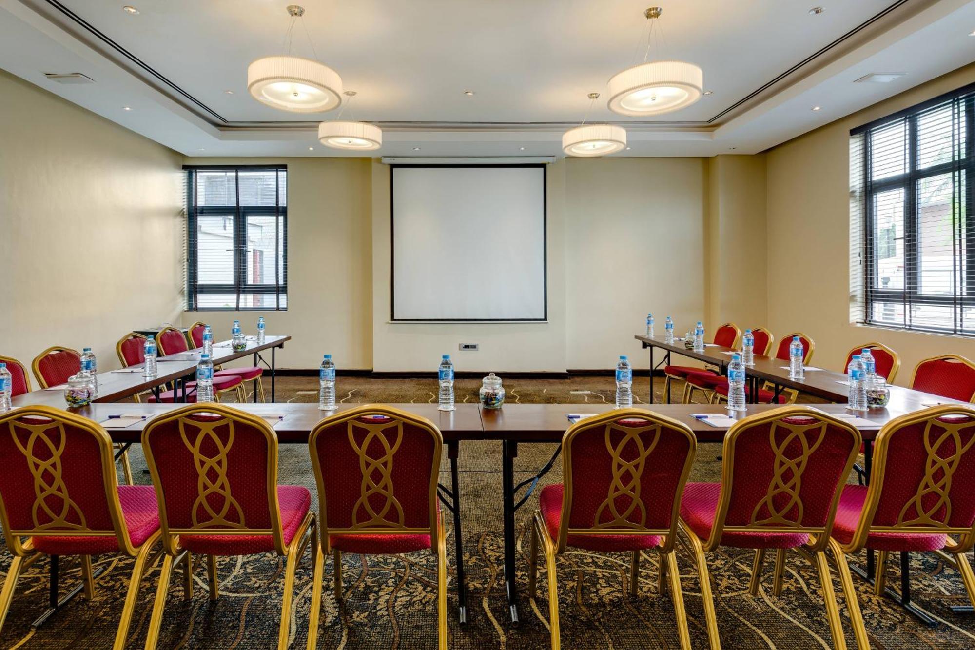Protea Hotel By Marriott Ikeja Select Lagos Eksteriør billede